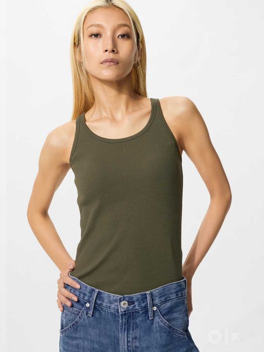 Uniqlo Racer Back Bra Top майка топ со встроенными чашечками