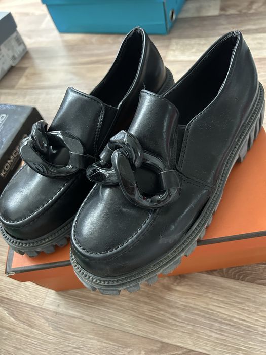 Обувь носились 2-3 раза