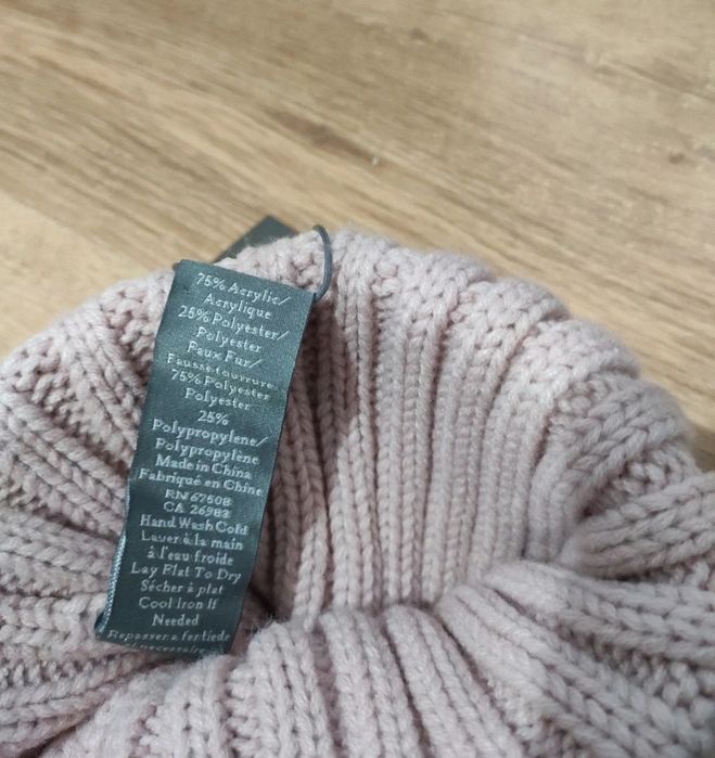 Căciulă damă cu pompon