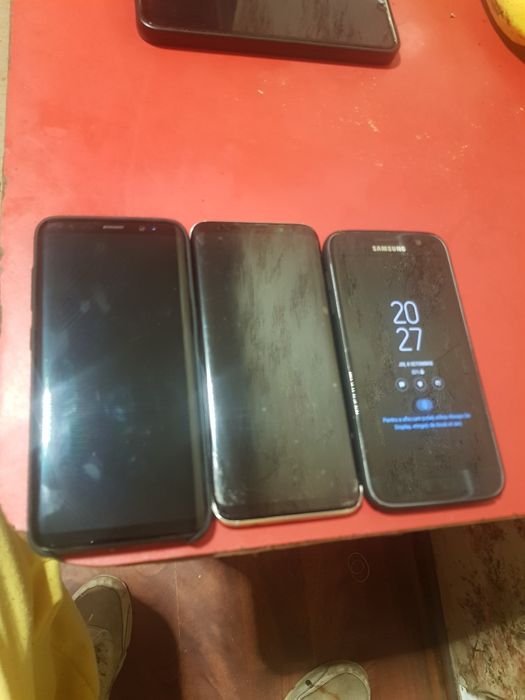 Samsung galaxy  s 8 doua samsung  s7  .libere de retea