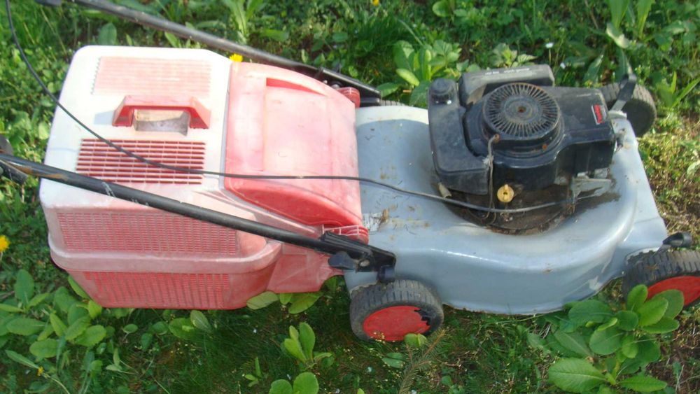 Моторна косачка Бензинова