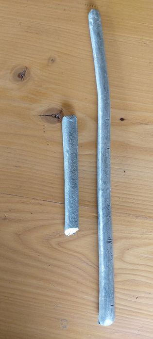 Продавам калаени пръчки два броя.