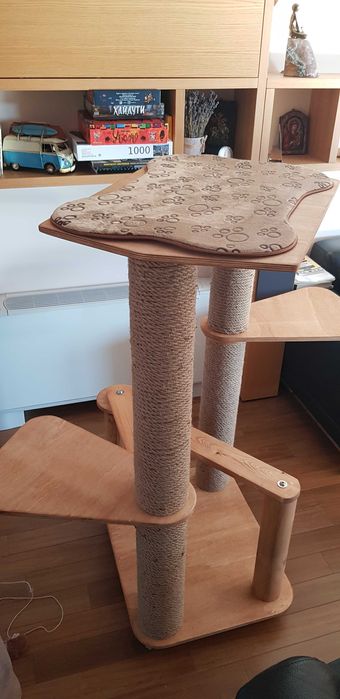 Продавам катерушка (драскалка) за котки