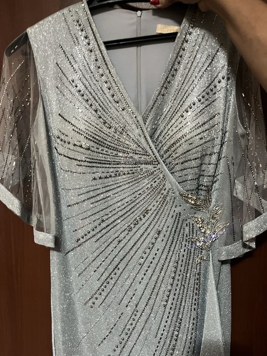 Платье вечернее блестящее