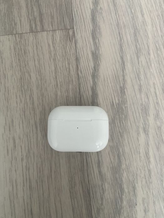 AirPods продам .