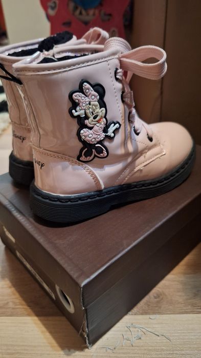 Vand ghetute roz fetite mar.28 MINNIE