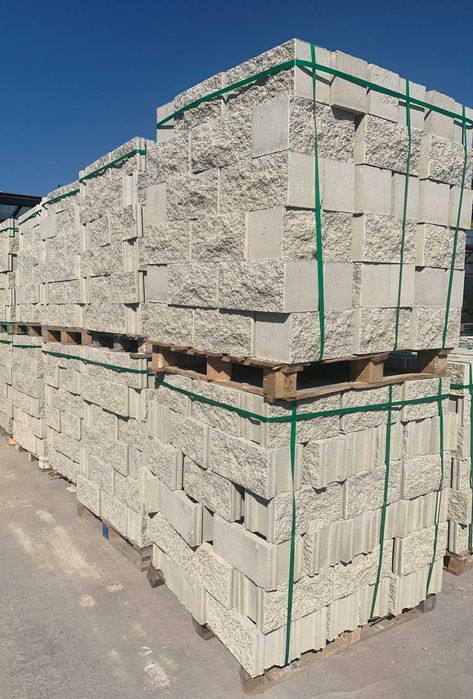 Бетонови блокчета за огради с ефекта на дялан камък