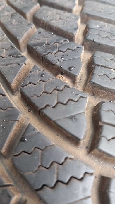 Продавам зимни гуми с джанти за Мерцедес 17