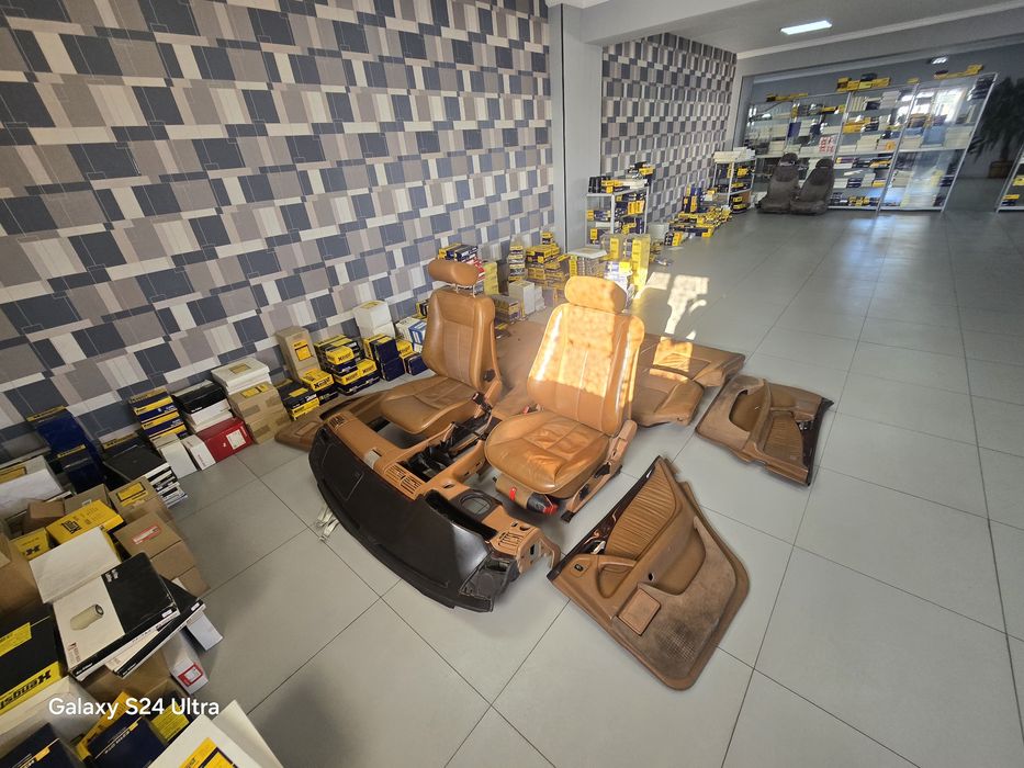 Салон от Mercedes-Benz 210