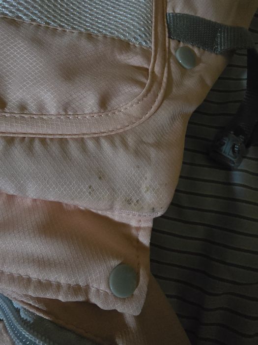 Marsupiu bebe cu sezut