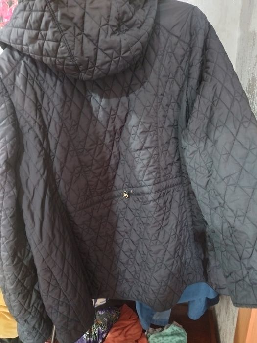 Куртки, пуховики, ветровки