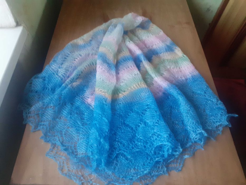 Продам платок оренбургский новый абсолютно, текстиль ссср недорого!