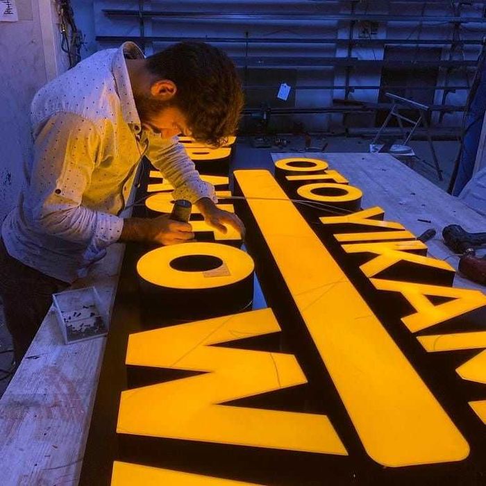 Вывески. Световые буквы. Наружная реклама, баннер, аракал, таблички, у