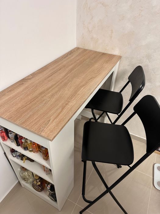 Bar cu 2 scaune 500 ron