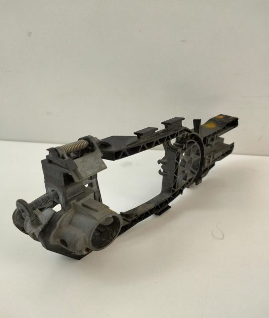 Suport maner usa fata stanga 3C0837885F Volkswagen VW Passat B6