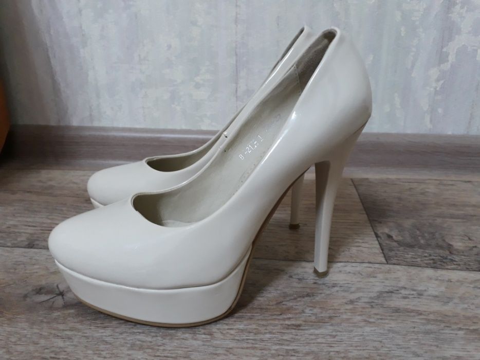 Обувь туфли продам. Состояние отличное.