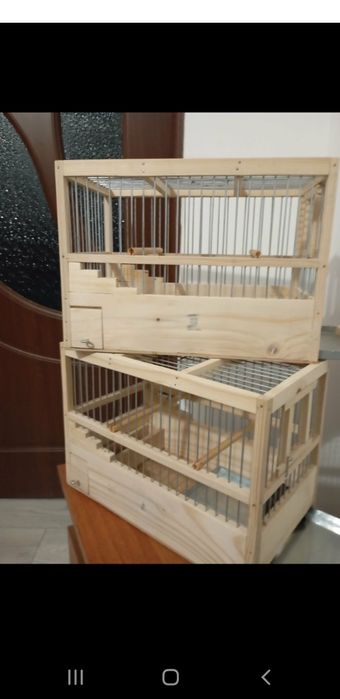 Colivii canari de lemn