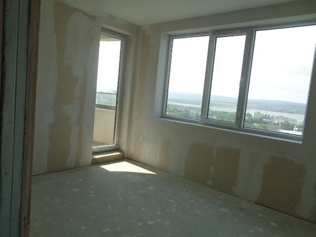 Продава се Тристаен апартамент в Варна, Трошево - 115 кв.м за 2174 €/кв.м - Снимка #16