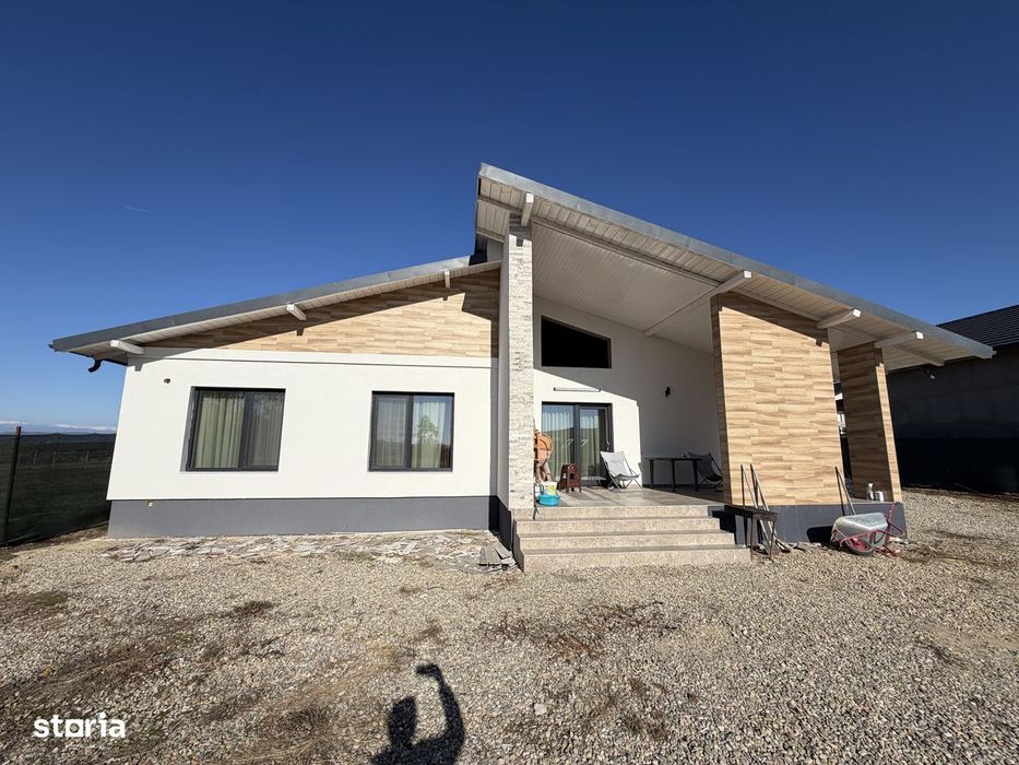 Casa Mioveni, Zona A-uri, Mobilata, 2025, de Lux