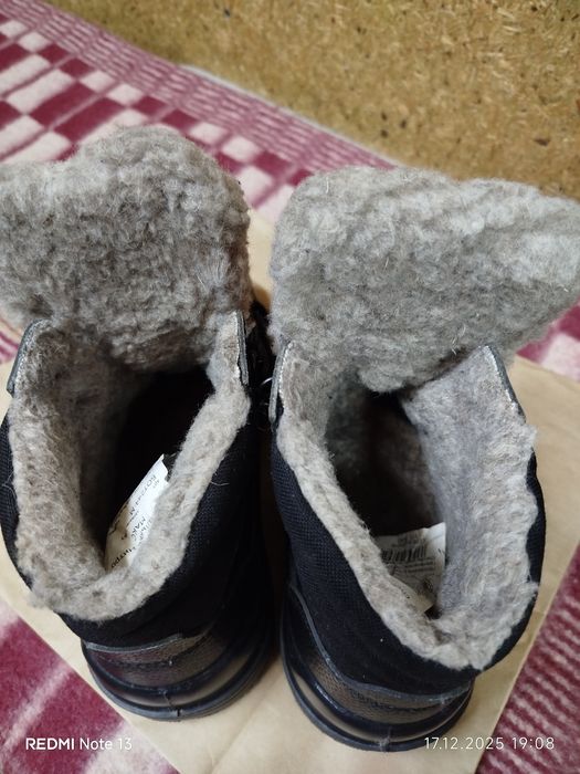 Продам ботинки новые