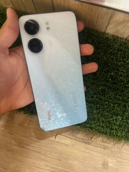 Redmi 13 C iwlawi yaxwi kar dak bo aybi qralari qrilgan joyi bor 128gb