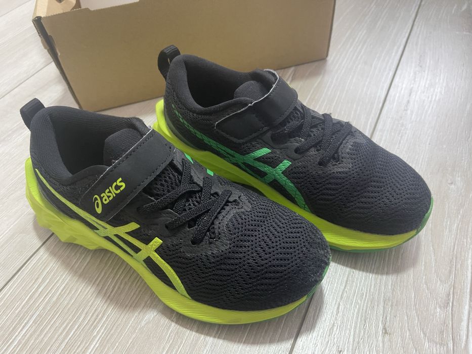 Маратонки asics 31.5