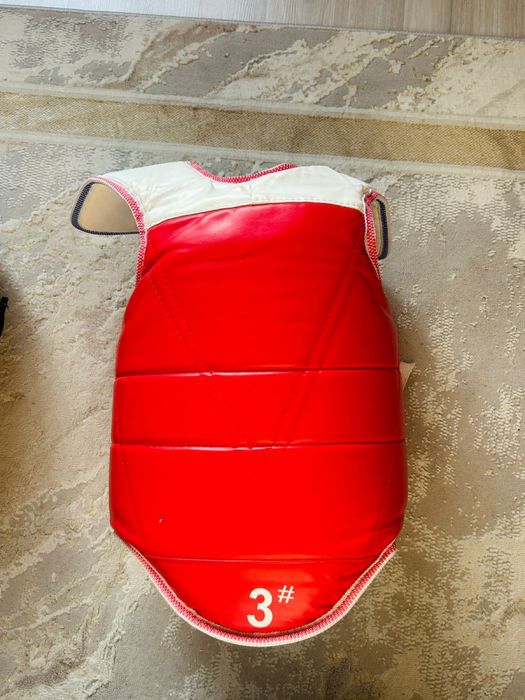 Продаю шлем и протектор для таеквандо