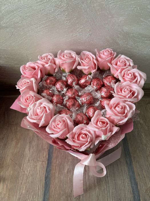 Букет с рози за Св.Валенти 8-ми март