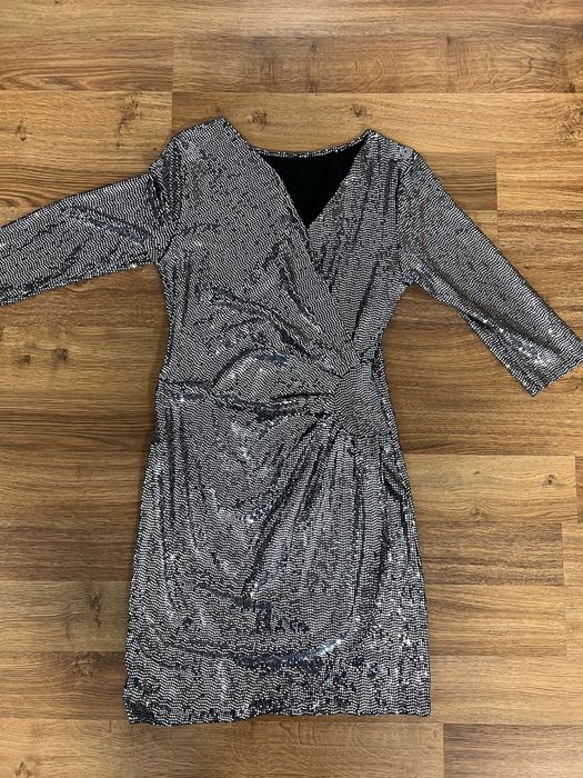 Страхотен модел сребриста рокля