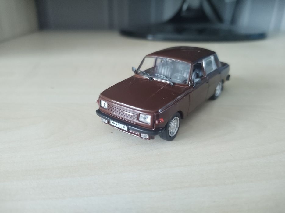 Разни модели 1:43
