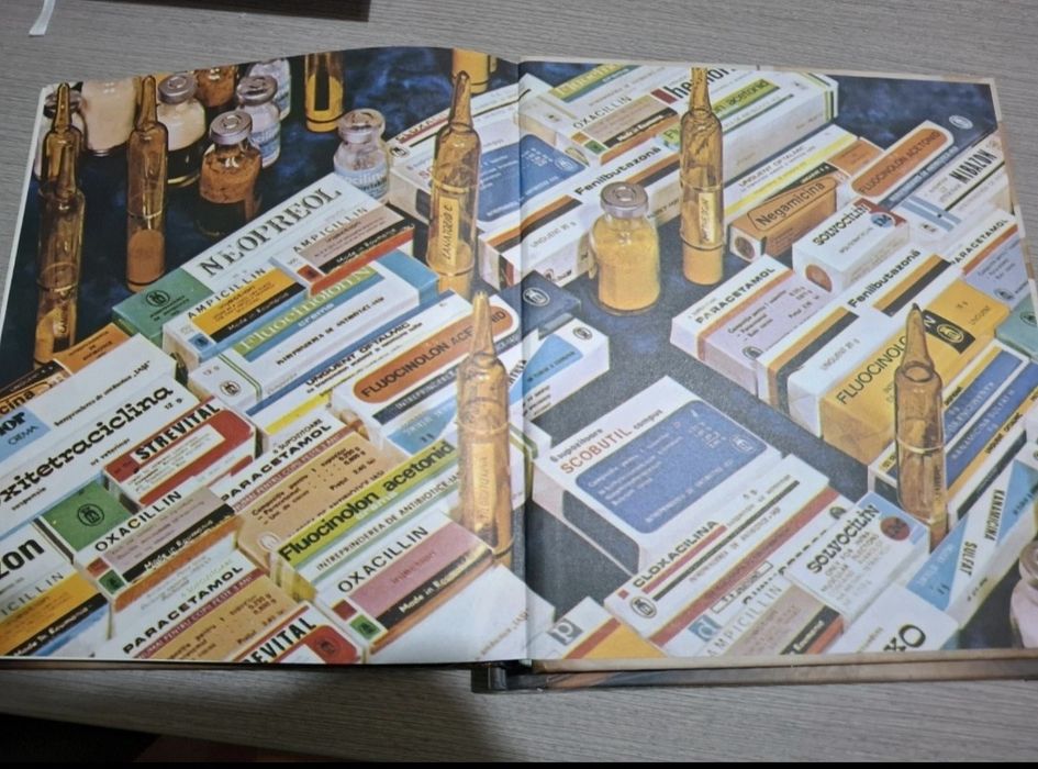 Carte de colecție. Noua. Info farmacie si medicina