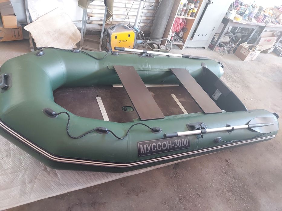 Продам лодку Муссон 3000