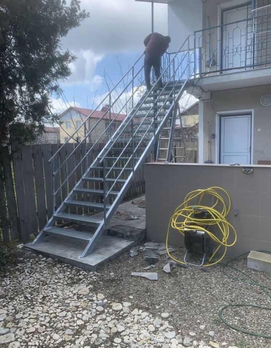 scarii exterior interior