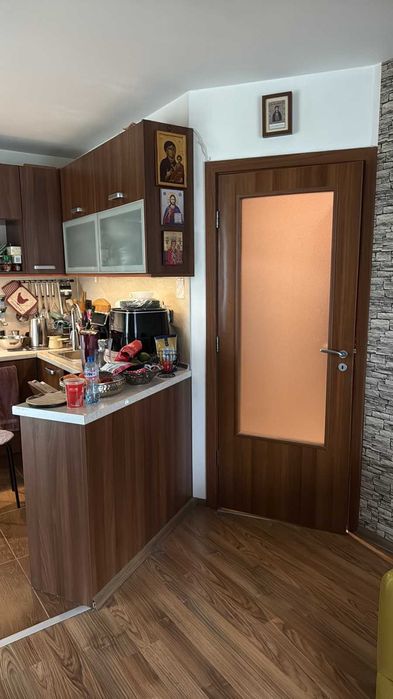 Продавам кухня с вградени електроуреди
