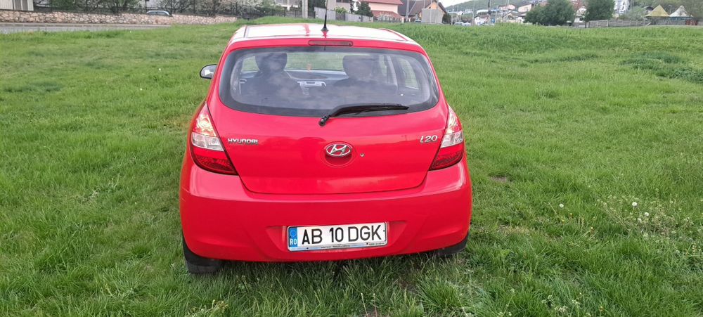 Hyundai  I 20 An 2012