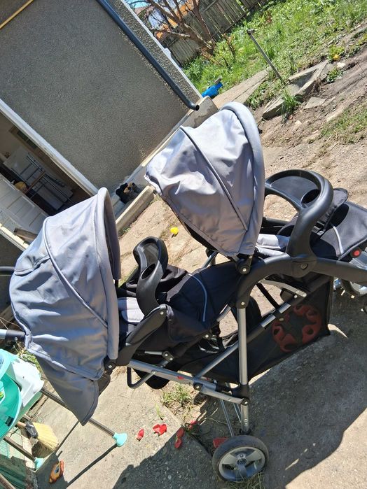 Carut dublu. Toddler si bebe