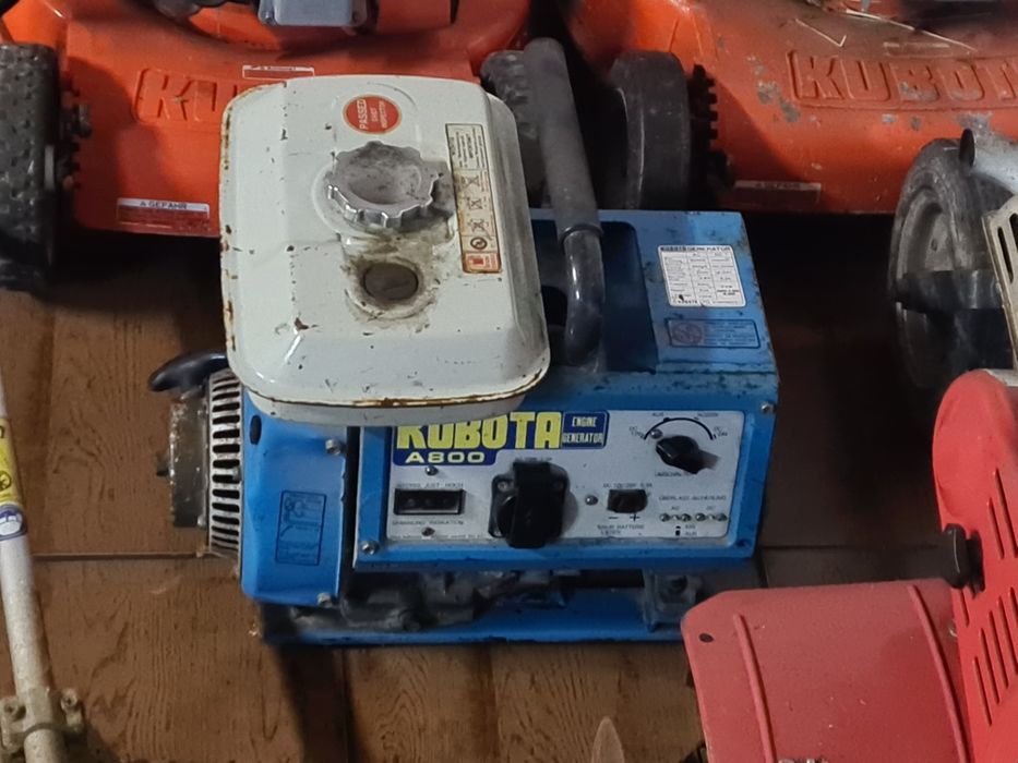 Vând generator benzina