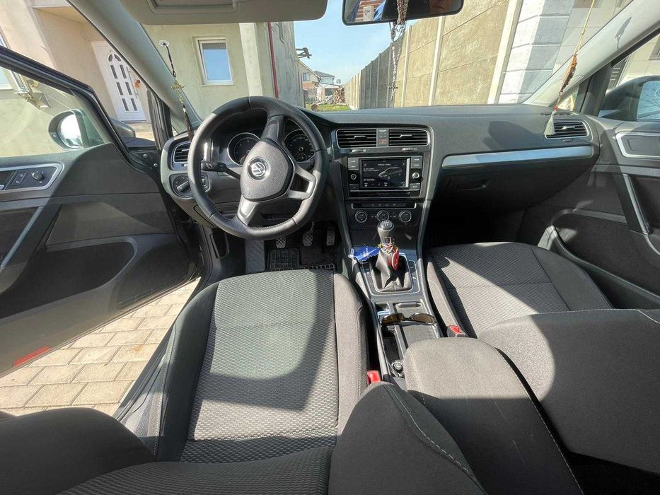Vând Golf 7  1.6 TDI 2017 Facelift