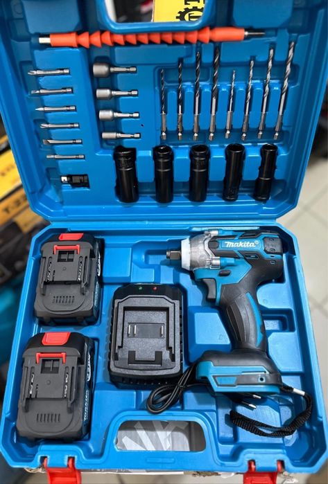 Гайковёрт аккумуляторный с набором.Аккумуляторный ударный гайкаверт.