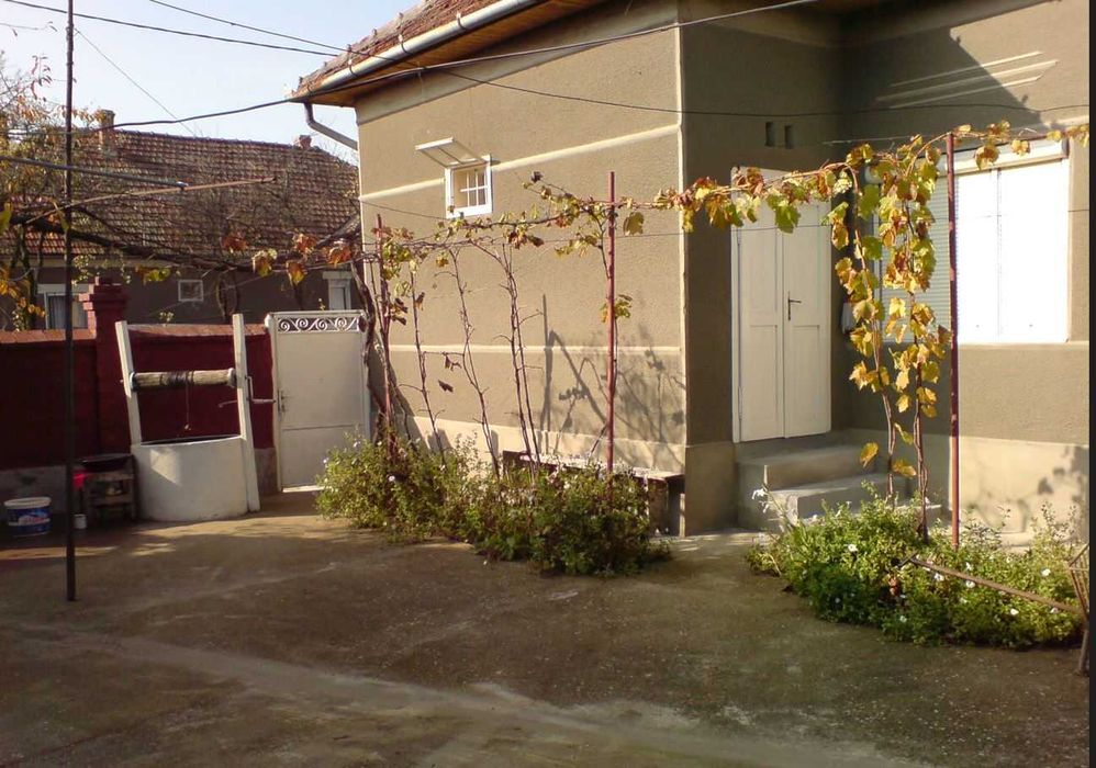 Casa de vanzare la str. principala in Cermei