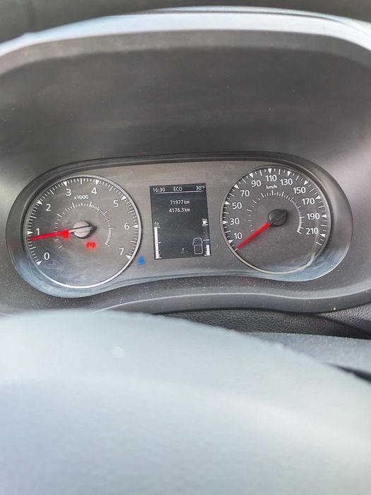 Vand Renault Master cu prelata si lift