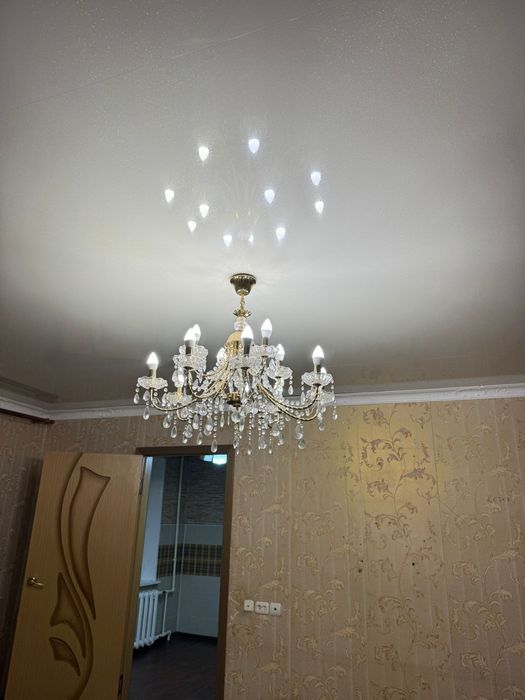 Продам люстру  2 штуки