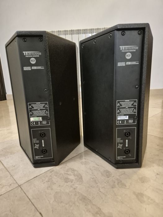 Vand Boxe  RCF TT 08 de 400 w monitoare pasive impecabile