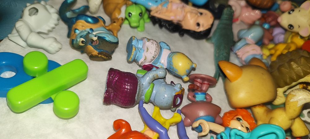 Большой набор фигурок Kinder, Disney и разных коллекций