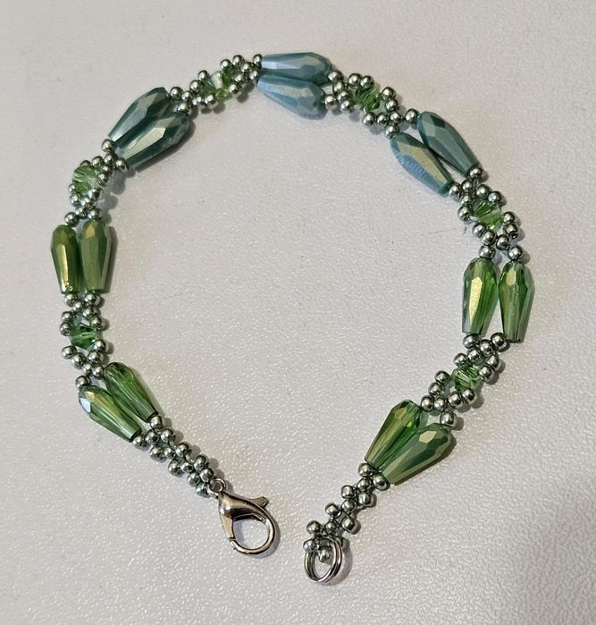 Гривни от мъниста