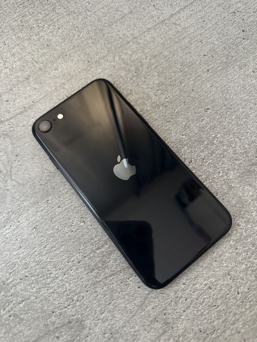 телефон Iphone SE 3