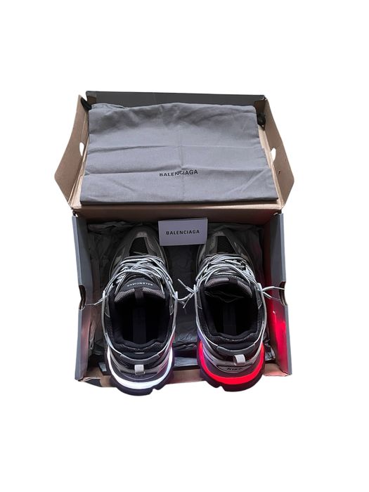 Balenciaga track led