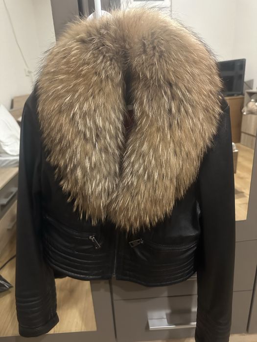 Кожено късо яке с богата яка лисица