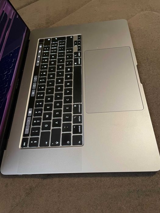 16" Core i7 MacBook Pro A2141 (2019) Space Gray-i7/16GB RAM/512GB SSD