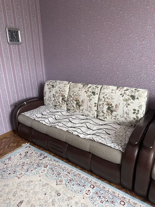 Мягкий уголок диван